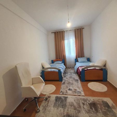 Willa Spacious House With A Big Garden And Fire Pit Tirana Zewnętrze zdjęcie