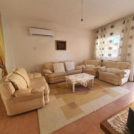 Willa Spacious House With A Big Garden And Fire Pit Tirana Zewnętrze zdjęcie