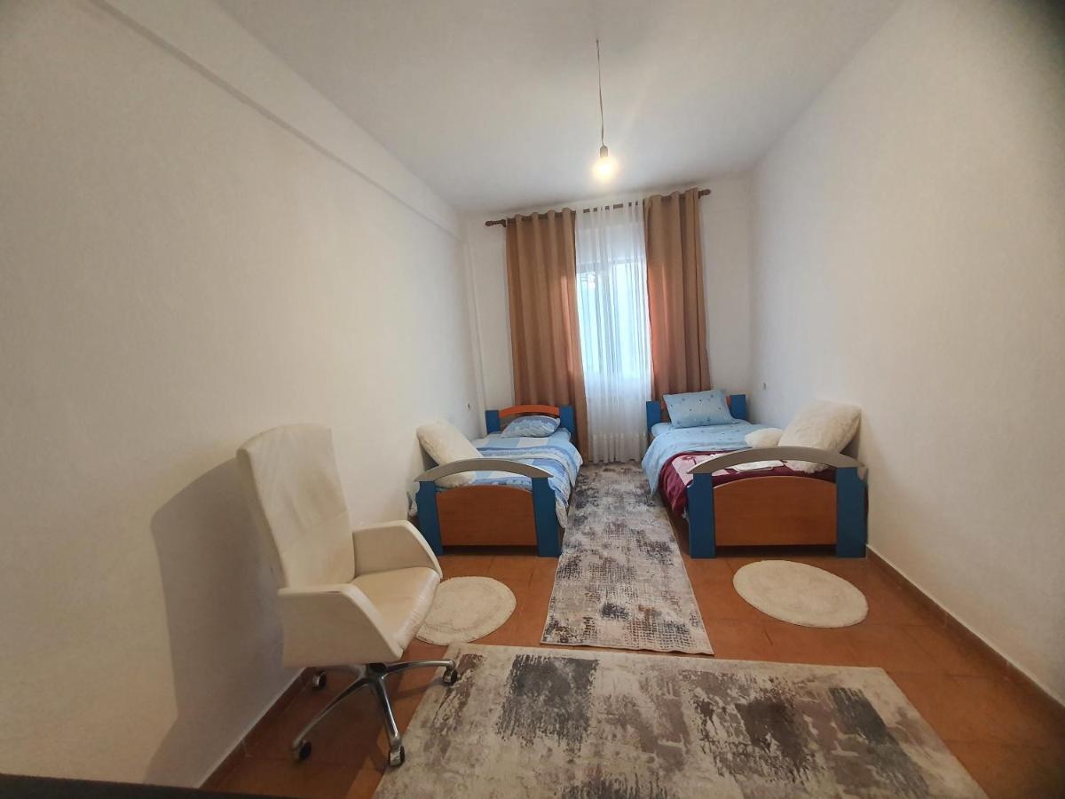 Willa Spacious House With A Big Garden And Fire Pit Tirana Zewnętrze zdjęcie
