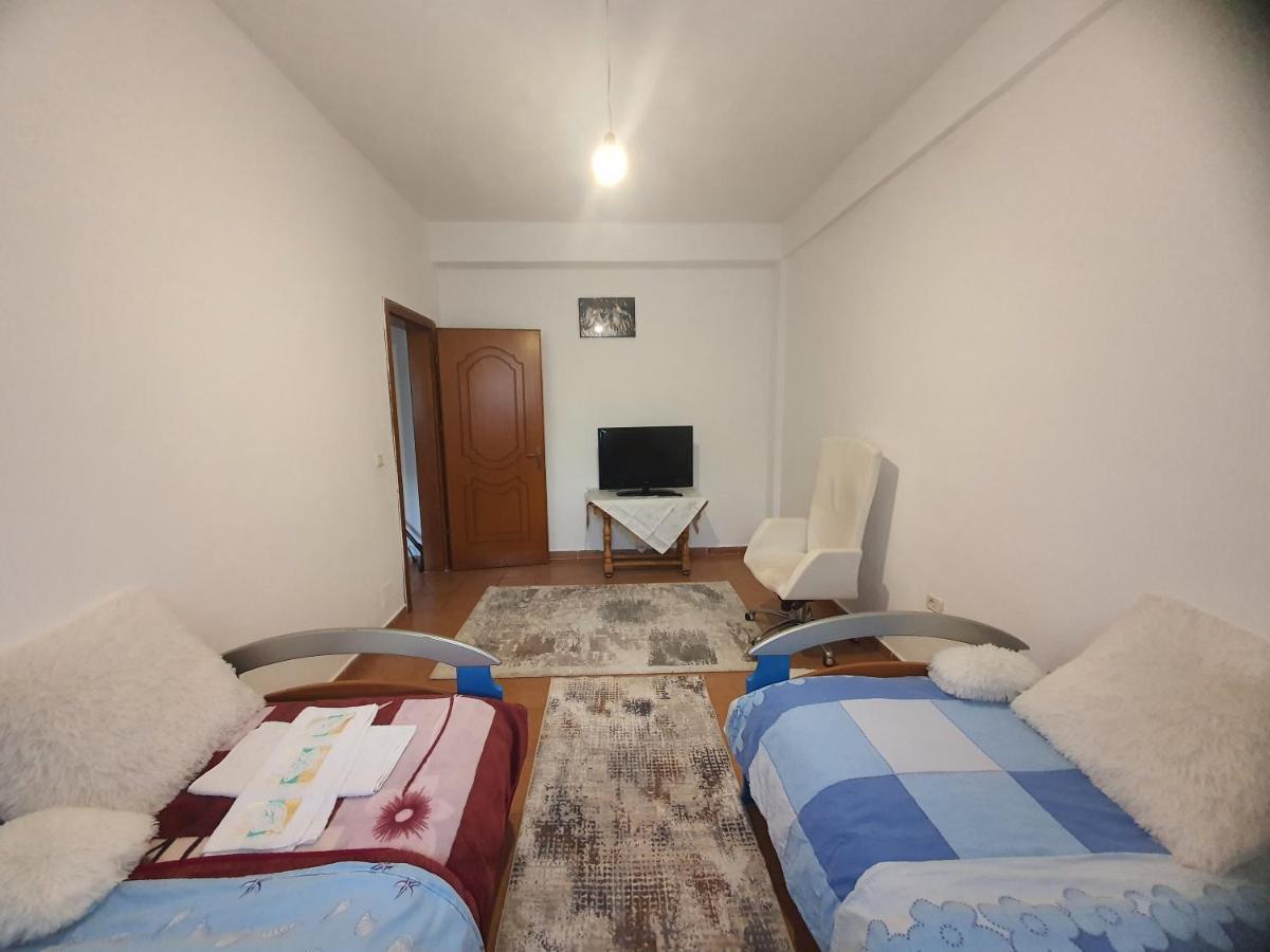 Willa Spacious House With A Big Garden And Fire Pit Tirana Zewnętrze zdjęcie