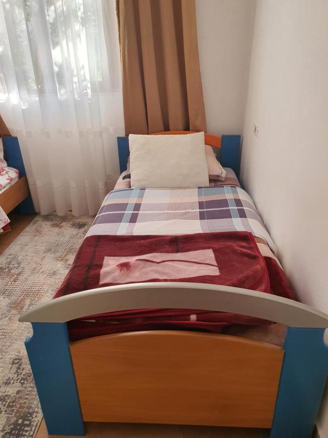 Willa Spacious House With A Big Garden And Fire Pit Tirana Zewnętrze zdjęcie